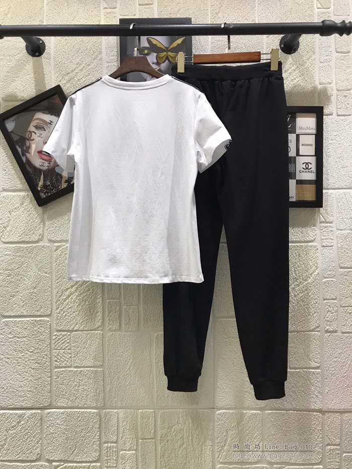 Chanel香奈兒 法國專櫃同步新款 小香新款 刺繡套裝 刺繡LOGO亮片繡花 鬆緊腰褲 時尚大氣款  xly1374